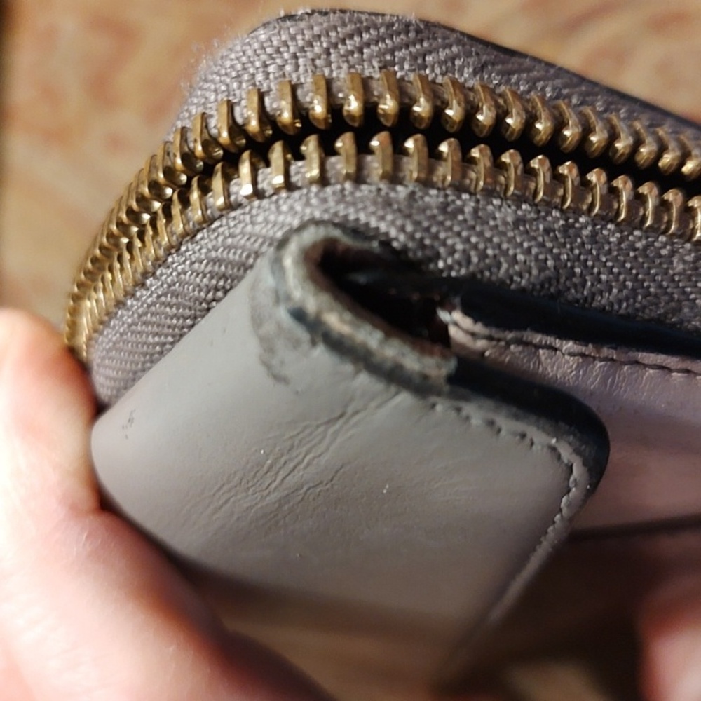 Chloe Multicolor leather long wallet $313 retail. GUC. - Picture 14 of 15